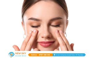 Áp dụng các bài tập massage giúp tăng cường tuần hoàn máu lên mắt